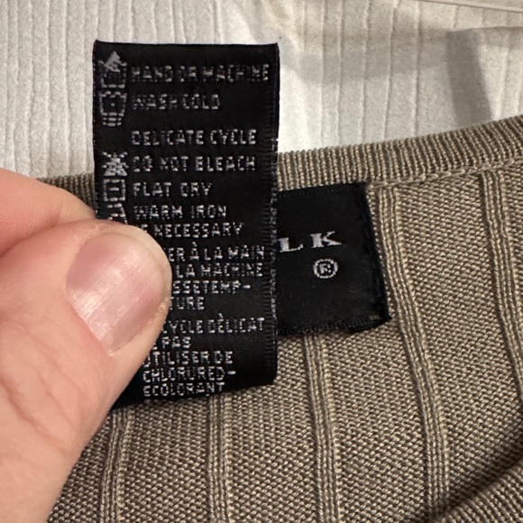 100% Silk Ribbed Crew Neck Sweater - Picture 6 of 6